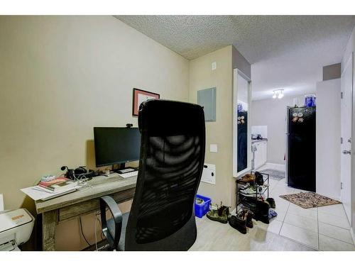 3220-60 Panatella Street Nw, Calgary, AB - Indoor Photo Showing Office