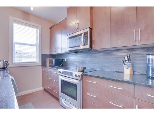 33 Redstone Villas Ne, Calgary, AB - Indoor Photo Showing Kitchen