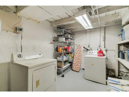 2304 22 Avenue Sw, Calgary, AB - Indoor Photo Showing Laundry Room
