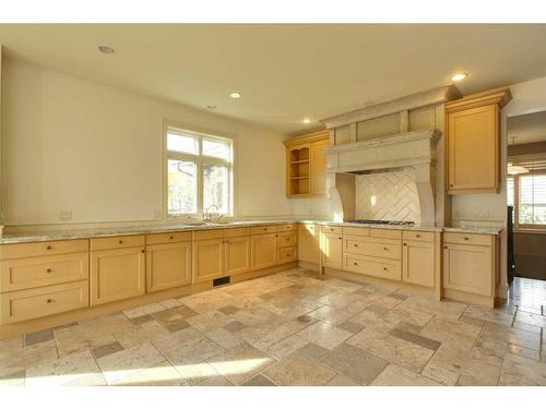 130 226 Avenue South, Calgary, AB - Indoor Photo Showing Kitchen