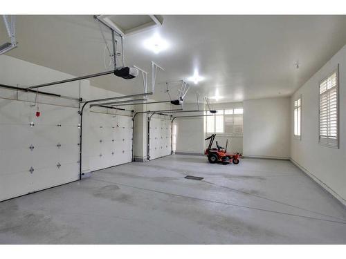 130 226 Avenue South, Calgary, AB - Indoor Photo Showing Garage