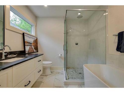 1209 Riverdale Avenue Sw, Calgary, AB - Indoor Photo Showing Bathroom