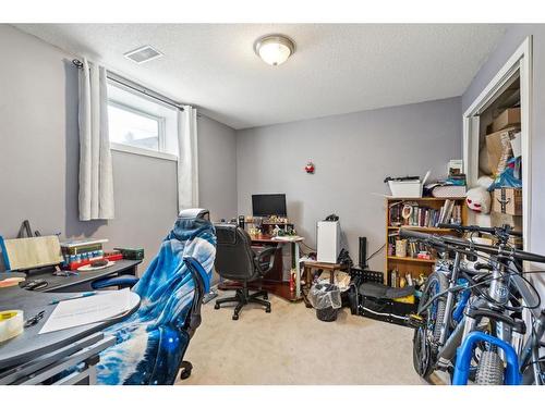 1428 45 Street Sw, Calgary, AB - Indoor Photo Showing Office