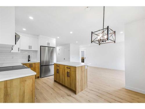 331 Maitland Crescent, Calgary, AB - Indoor Photo Showing Kitchen