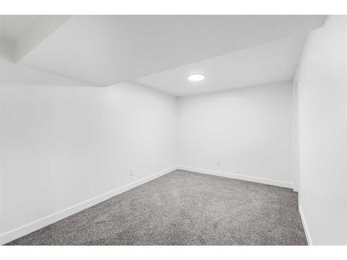 331 Maitland Crescent, Calgary, AB - Indoor Photo Showing Other Room