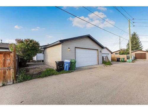 331 Maitland Crescent, Calgary, AB - Outdoor With Exterior