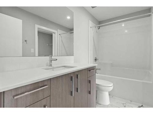 2304-681 Savanna Boulevard Ne, Calgary, AB - Indoor Photo Showing Bathroom
