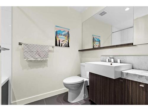 910-626 14 Avenue Sw, Calgary, AB - Indoor Photo Showing Bathroom