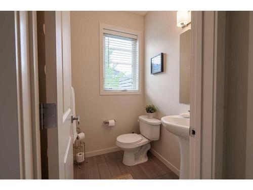 6 Walden Walk Se, Calgary, AB - Indoor Photo Showing Bathroom