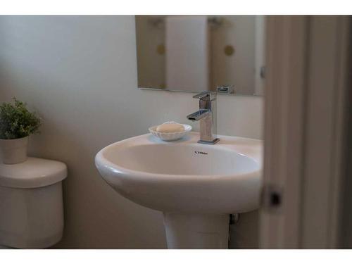 6 Walden Walk Se, Calgary, AB - Indoor Photo Showing Bathroom