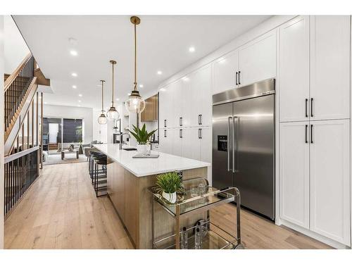 2110 Broadview Road Nw, Calgary, AB - Indoor Photo Showing Kitchen With Upgraded Kitchen