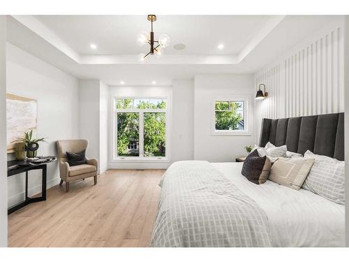 2110 Broadview Road Nw, Calgary, AB - Indoor Photo Showing Bedroom