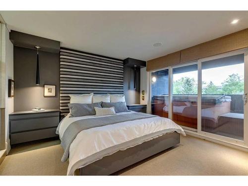 2319 16 Street Sw, Calgary, AB - Indoor Photo Showing Bedroom