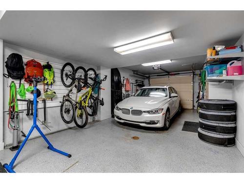 2319 16 Street Sw, Calgary, AB - Indoor Photo Showing Garage