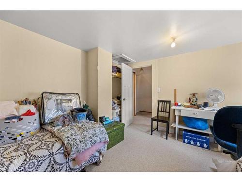 5138 52 Street, Olds, AB - Indoor Photo Showing Bedroom