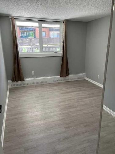 107-511 56 Avenue Sw, Calgary, AB - Indoor Photo Showing Other Room