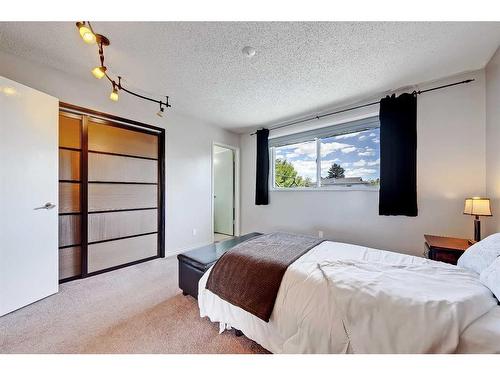 156 Whitestone Crescent Ne, Calgary, AB - Indoor Photo Showing Bedroom