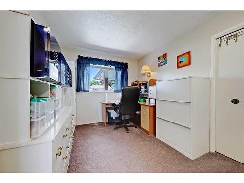 156 Whitestone Crescent Ne, Calgary, AB - Indoor Photo Showing Office