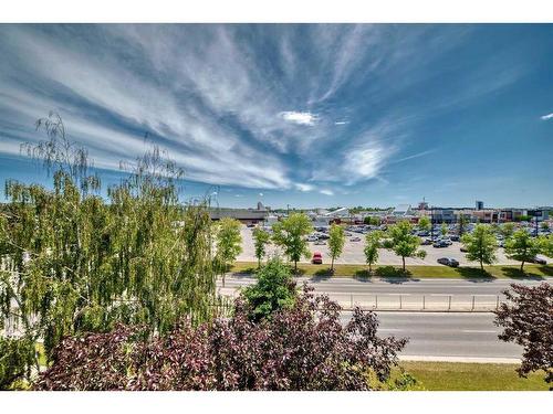 411-3730 50 Street Nw, Calgary, AB - Outdoor With View