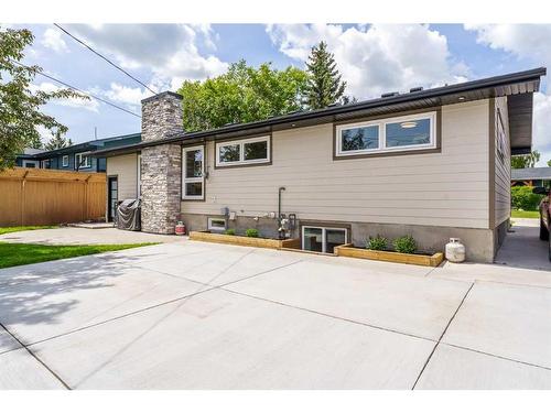 140 Lake Wapta Rise Se, Calgary, AB - Outdoor With Exterior