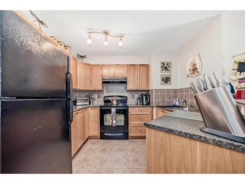 342-428 Chaparral Ravine View Se, Calgary, AB - Indoor Photo Showing Kitchen