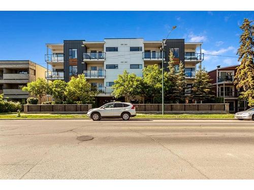 301-1521 26 Avenue Sw, Calgary, AB - Outdoor With Balcony