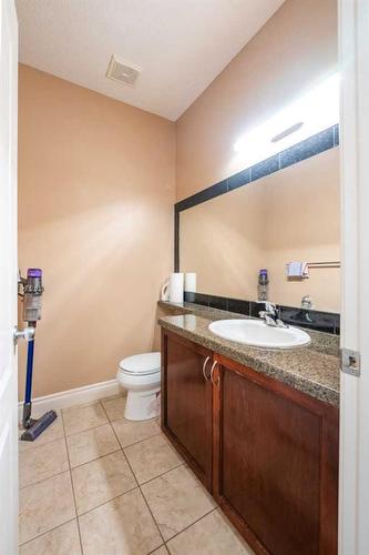 140 Royal Birch Crescent Nw, Calgary, AB - Indoor Photo Showing Bathroom