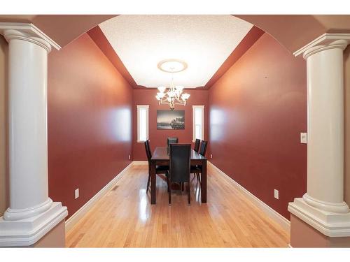 140 Royal Birch Crescent Nw, Calgary, AB - Indoor Photo Showing Dining Room