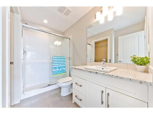 373 Nolancrest Heights Nw, Calgary, AB - Indoor Photo Showing Bathroom