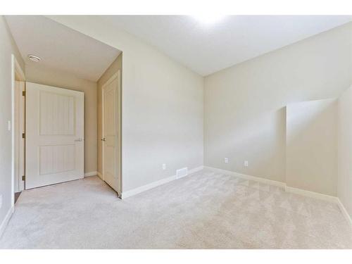 373 Nolancrest Heights Nw, Calgary, AB - Indoor Photo Showing Other Room