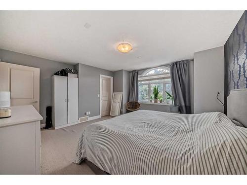 1-1621 27 Avenue Sw, Calgary, AB - Indoor Photo Showing Bedroom