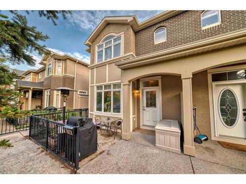 1-1621 27 Avenue Sw, Calgary, AB - Outdoor With Exterior