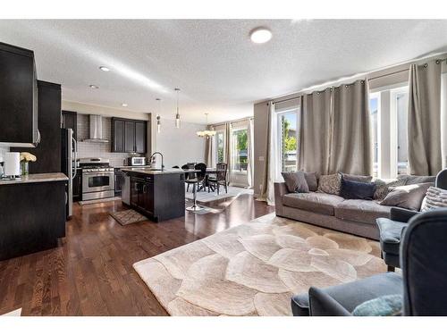 200 Evanswood Circle Nw, Calgary, AB - Indoor Photo Showing Kitchen With Stainless Steel Kitchen With Double Sink With Upgraded Kitchen