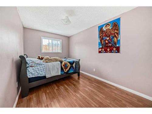 19 Hunterhorn Place Ne, Calgary, AB - Indoor Photo Showing Bedroom