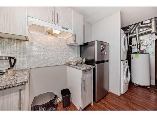 19 Hunterhorn Place Ne, Calgary, AB - Indoor Photo Showing Kitchen