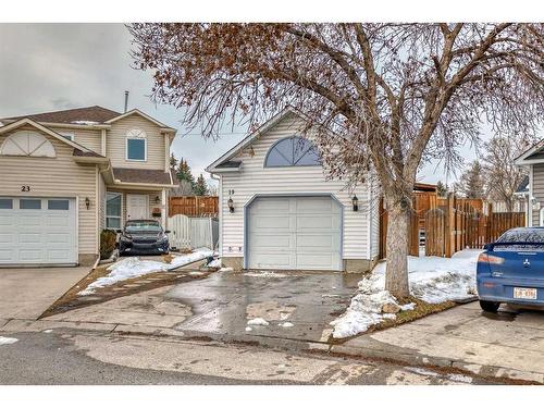 19 Hunterhorn Place Ne, Calgary, AB - Outdoor With Facade