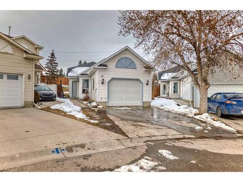 19 Hunterhorn Place Ne, Calgary, AB - Outdoor With Facade