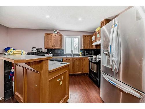 19 Hunterhorn Place Ne, Calgary, AB - Indoor Photo Showing Kitchen