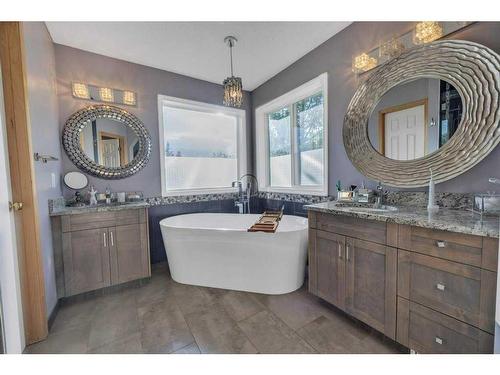 238 Valley Glen Bay Nw, Calgary, AB - Indoor Photo Showing Bathroom