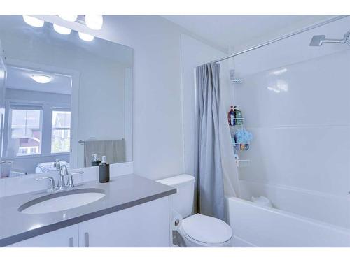 408 South Point Glen Sw, Airdrie, AB - Indoor Photo Showing Bathroom