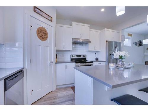 408 South Point Glen Sw, Airdrie, AB - Indoor Photo Showing Kitchen