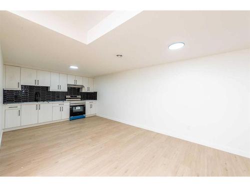 148 Saddlelake Manor Ne, Calgary, AB - Indoor Photo Showing Kitchen