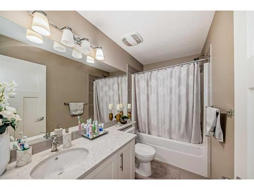 721 Skyview Ranch Grove Ne, Calgary, AB - Indoor Photo Showing Bathroom