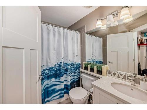 721 Skyview Ranch Grove Ne, Calgary, AB - Indoor Photo Showing Bathroom