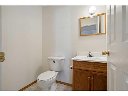 50 Prestwick Pond Terrace Se, Calgary, AB - Indoor Photo Showing Bathroom