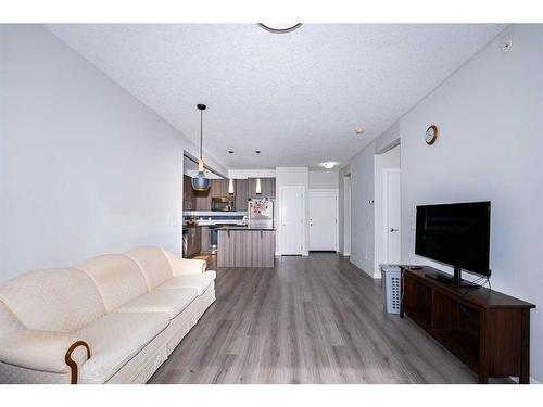 111-20 Sage Hill Terrace Nw, Calgary, AB - Indoor Photo Showing Living Room