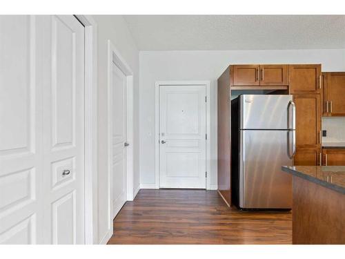 308-76 Panatella Road Nw, Calgary, AB - Indoor Photo Showing Kitchen