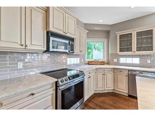 27 Discovery Drive Sw, Calgary, AB - Indoor Photo Showing Kitchen With Upgraded Kitchen