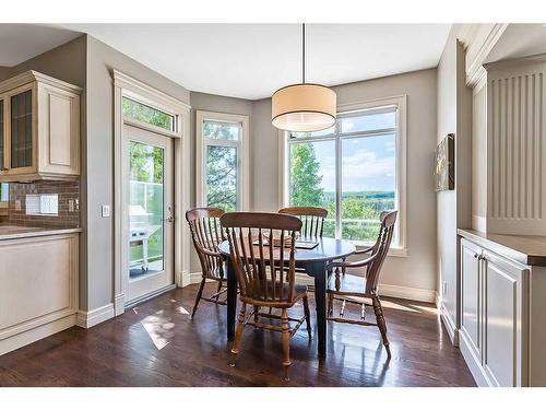 27 Discovery Drive Sw, Calgary, AB - Indoor Photo Showing Dining Room