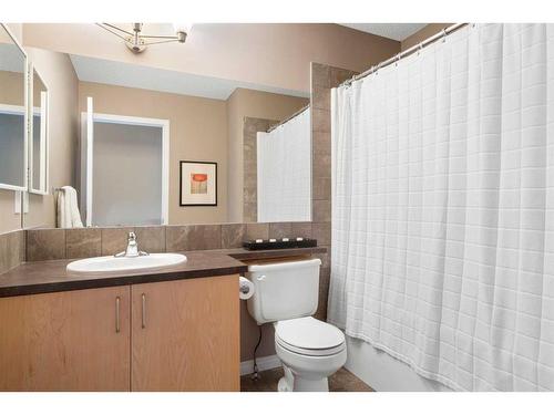 69 Bridleridge View Sw, Calgary, AB - Indoor Photo Showing Bathroom